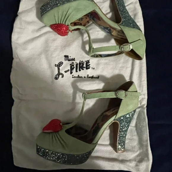 COPY - Strawberry platform sandal (Miss L Fire 36/6) - Picture 3 of 6